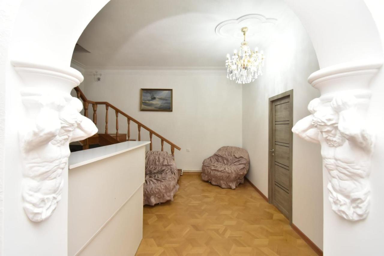 Guesthouses Opera Ереван Екстериор снимка