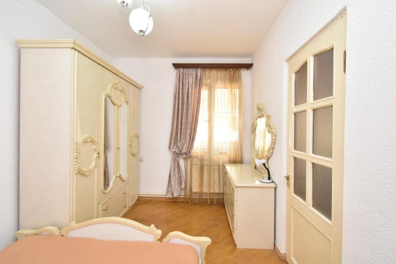 Guesthouses Opera Ереван Екстериор снимка