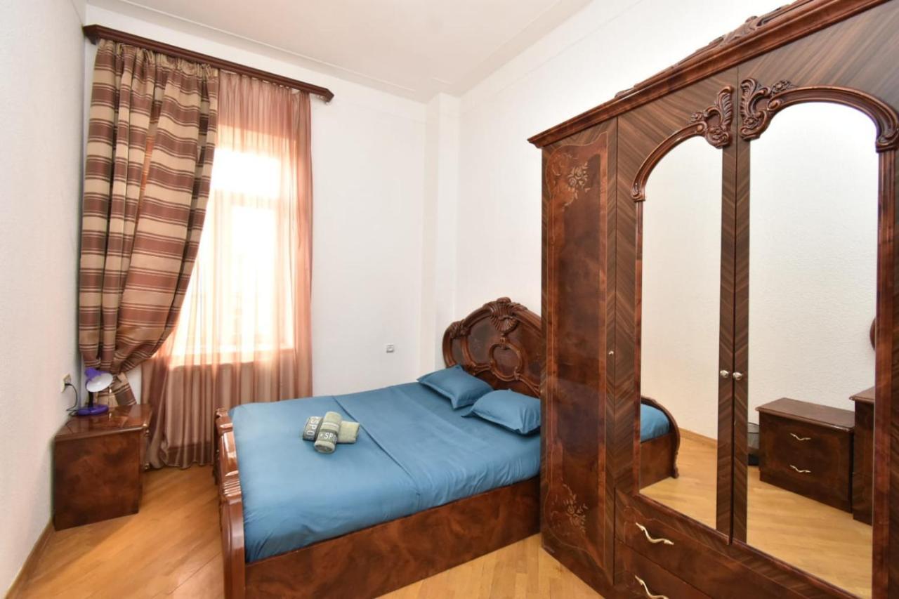 Guesthouses Opera Ереван Екстериор снимка