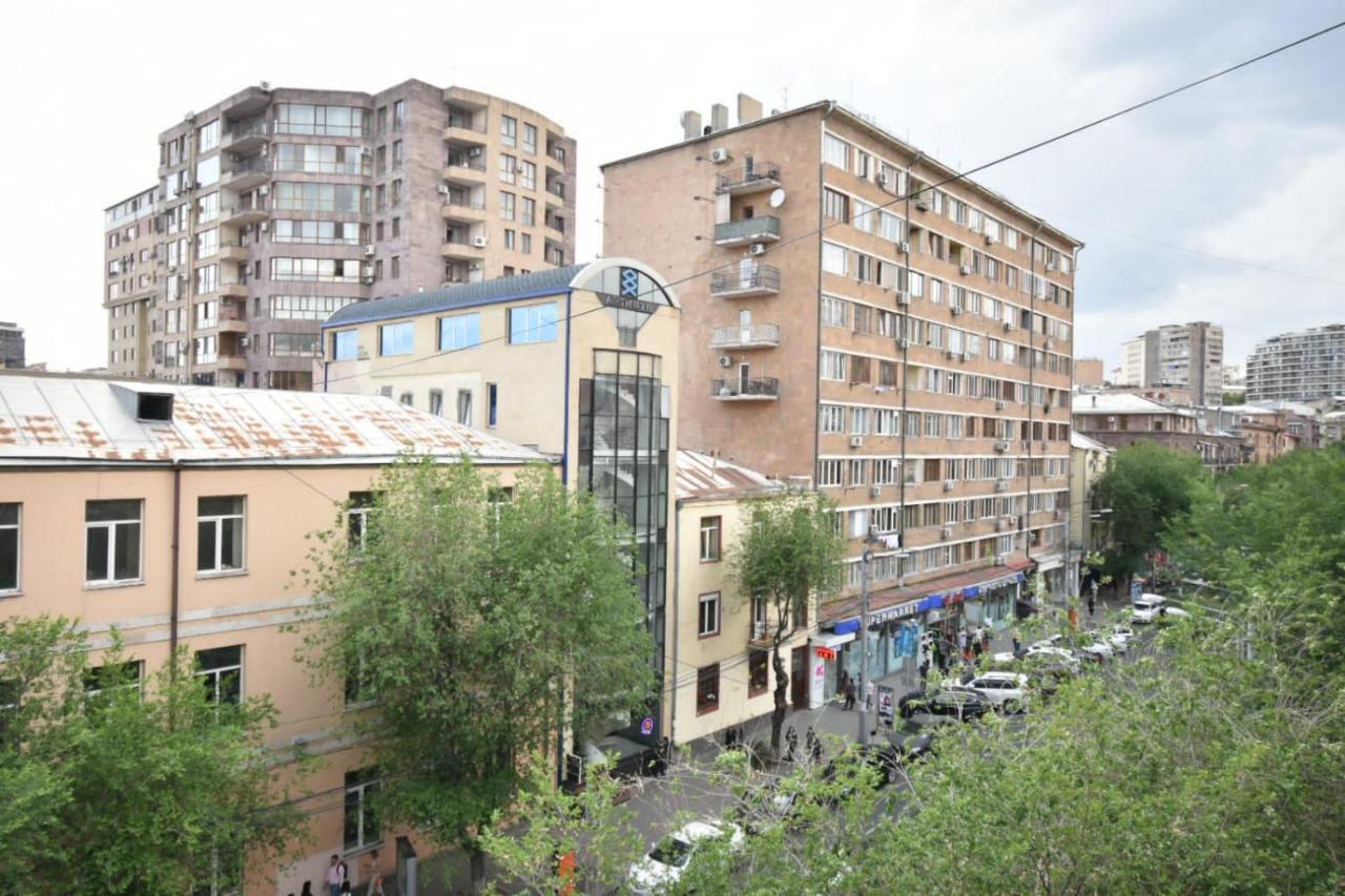 Guesthouses Opera Ереван Екстериор снимка