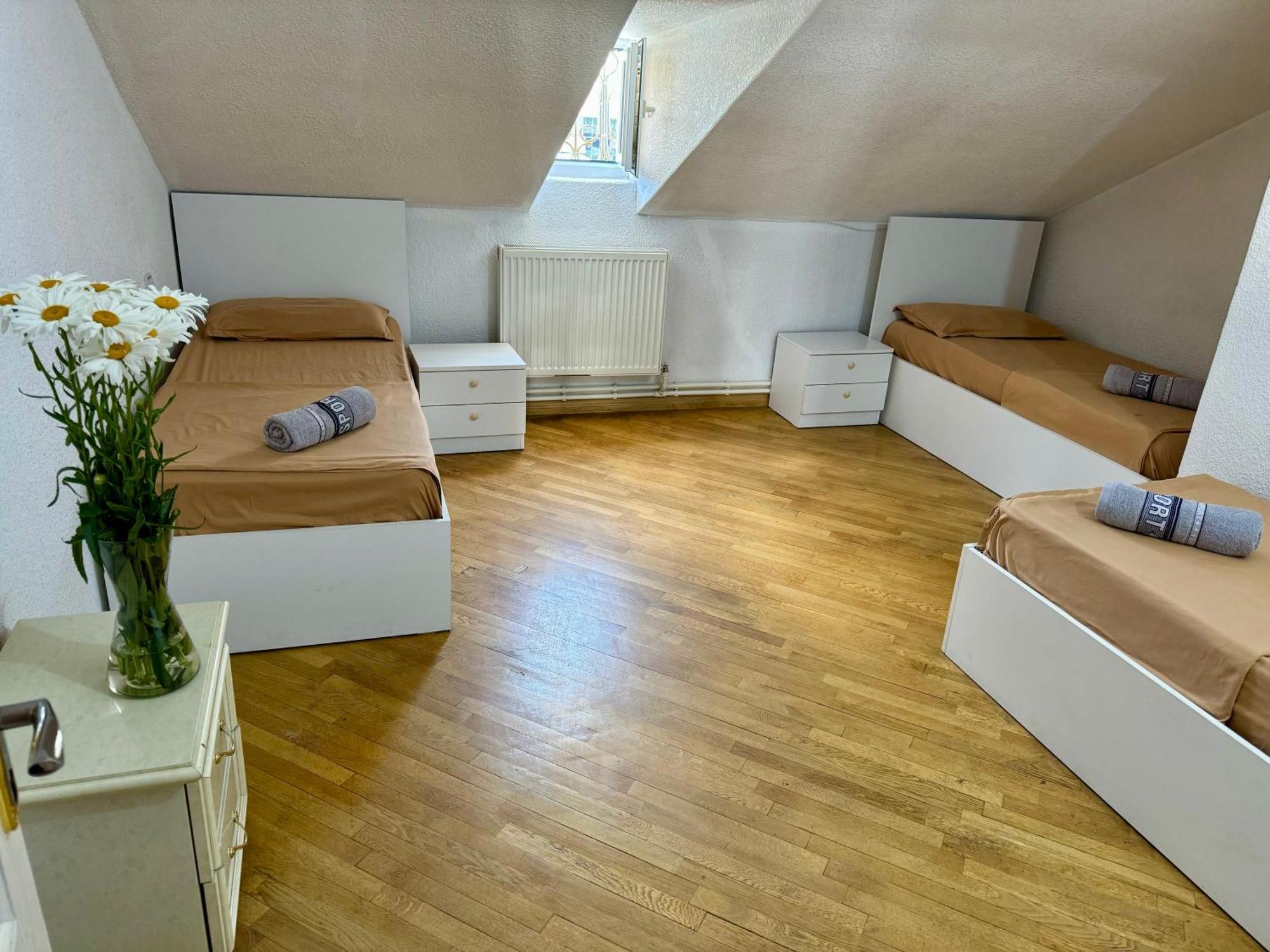 Guesthouses Opera Ереван Екстериор снимка